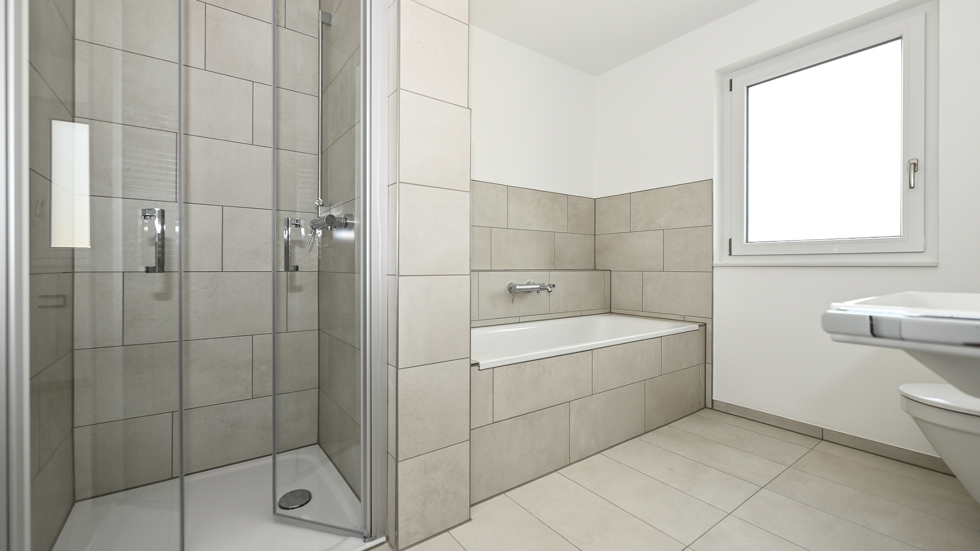 Ab Herbst 2025 einzugsbereit! 3-Zimmer-Penthousewohnung inkl. Dachterrasse (KfW40-NH) - KB00002/G3/E4/Eh2 Ab Herbst 2025 einzugsbereit! 3-Zimmer-Penthousewohnung inkl. Dachterrasse (KfW40-NH) - KB00002/G3/E4/Eh2